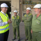 El presidente de Iberdrola con tres trabajadores.-E.M.