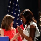 Michelle Obama, junto a la reina Letizia, este jueves en el Matadero de Madrid.-AFP/ GERARD JULIEN