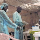 Hospital de Kenema, en Sierra Leona, para enfermos de ébola, el pasado junio.-Foto: REUTERS / TOMMY TREENCHARD