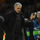 José Mourinho, durante la derrota contra el Sevilla.-OLI SCARFF (AFP)