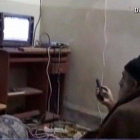 Imagen difundida por el Departamento de Defensa de los Estados Unidos de Bin Laden mirando la televisión en Abbottabad.-Foto: AFP / DOD