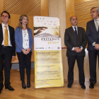 La consejera de Cultura y Turismo, Alicia García junto a (de I. a D.) Óscar Arroyo, director del Festival; Alicia García; el alcalde de Ávila, Miguel Ángel García Nieto; y el subdelegado del Gobierno en Ávila, José Luis Rivas-Ical