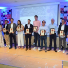 Foto de familia de los premiados en la Gala del Baloncesto de Castilla y León celebrada en Zamora.-E. M.