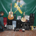Instrumentos y aparatos electrónicos encontrados por la Guardia Civil-EUROPA PRESS