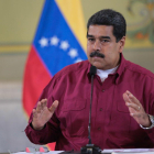 Maduro, que abandonó el martes la capital cubana, fue despedido en el aeropuerto internacional José Martí de La Habana por Castro.-PRENSA MIRAFLORES