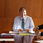 El alcalde de León, Antonio Silván, se reúne por primera vez con los concejales de su equipo de gobierno en el Ayuntamiento de San Marcelo-ICAL