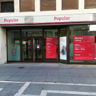 Imagen exterior de la sucursal del Banco Popular de Zamora que concertó los bonos.-E. M.