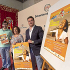 Ernesto Rodríguez, Teresa Pérez y Alberto Magdaleno en la presentación de la XIII edición de la trovada de Habaneras.-E.M