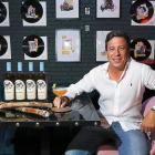 Daniel Hernández, dueño de Ron Pacific que se elabora con caña de azúcar de Chitré en una destilería panameña .-J. M. LOSTAU