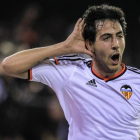 El mediocampista del Valencia, Dani Parejo, celebra en Mestalla un gol ante el Sevilla.-MIGUEL LORENZO