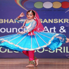 Una bailarina muestra una de las danzas típicas de la India durante la edición del año pasado.-EL MUNDO