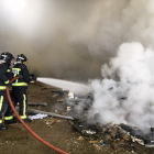Los bomberos de León sofocan un incendio en la antigua fábrica Forjados Rubiera-ICAL