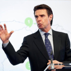 El ministro de Industria, Energía y Turismo, José Manuel Soria, durante la presentación del Plan de Espacios Coworking y Empleo Joven de la Escuela de Organización Industrial (EOI) celebrada en el Cabildo de Tenerife.-EFE