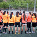 Jiménez da instrucciones a la plantilla durante un entrenamiento.-M.Á.S.