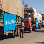 Media Luna Roja Siria que muestra un convoy de camiones antes de partir para entregar ayuda humanitaria.-EFE / MEDIA LUNA ROJA SIRIA