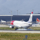 Una imagen del aeropuerto de El Prat.-FERRAN NADEU
