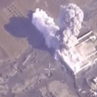 Bombardeo ruso de un campo de entrenamiento del Estado Islámico en Siria.-