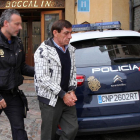 El acusado, D.S.G., es conducido a la Audiencia Provincial de León.-PEIO GARCÍA / ICAL