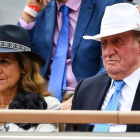 La infanta Elena y el Rey emérito Juan Carlos I, durante la final de Roland Garros que Rafa Nadal ganó este domingo.-MARTIN BUREAU (AFP)