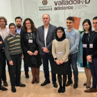 El concejal de Hacienda, en el centro, con participantes en la presentación del programa Retorno del Talento.-EL MUNDO