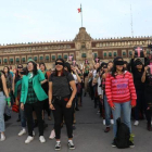 La ’performance’ viral ’Un violador en el camino’, coreografiada en la plaza del Zócalo de Ciudad de México, el pasado día 29.-EFE / SASHENKA GUTIERREZ