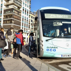 Autobús urbano en la parada de la plaza de Zorrilla.- PHOTOGENIC