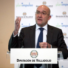 El presidente de la Diputación de Valladolid, Jesús Julio Carnero, hace balance del Plan Impulso que la institución puso en marcha en 2013-Ical