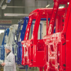 Nueva línea de cabinas de camiones  Stralis y Trakker en la planta de Iveco en Valladolid  que entró en producción en serie en enero.-E. M.