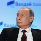 El presidente de Rusia, Vladímir Putin durante su participación en el foro internacional de debate "Valdái". celebrado en Sochi.-MICHAEL KLIMENTYEV / EFE