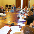 Los miembros de las comisión del soterramiento durante la reunión celebrada ayer.-E. M.