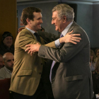 Pablo Casado saluda a Jesús Posada, ayer, en un acto con afiliados del PP de Soria.-ICAL