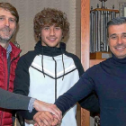 Mario, junto a Carlos Suárez y Miguel Ángel Gómez.-REAL VALLADOLID