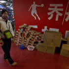 Un puesto de venta de zapatillas Qiaodan, en Pekín.-HAN GUAN / AP