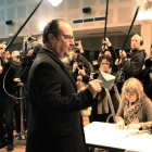 Francois Hollande, presidente de Francia, ha votado en un colegio electoral en Tulle.-AFP / JEAN-PIERRE MULLER