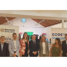 Diferentes cargos de la CEOE Valladolid, la Diputación provincial y de CaixaBank Dualiza durante la inauguración de la I Feria de Formación Profesional. - E. PRESS