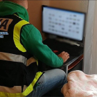 Detenido en Valladolid e ingresado en prisión por compartir por internet pornografía de contenido pedófilo-POLICÍA NACIONAL