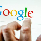 Un usuario de Google inicia una búsqueda en internet.-Foto:   AFP / PHILIPPE HUGUEN