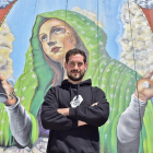 Antonio Muelas, frente a la obra “Nuestra Señora de los Botes”.-ARGICOMUNICACIÓN