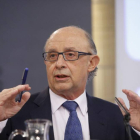 El ministro de Hacienda, Cristóbal Montoro, en una comparecencia ante los medios de comunicación.-Alberto Di Lolli.