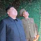 Kim Jong-un, el líder de Corea del Norte en una prueba de misiles.-DPA