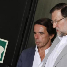 José María Aznar y Mariano Rajoy, en un acto organizado por la FAES.-JUAN MANUEL PRATS