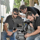 El director Chris Downs (centro), durante el rodaje de un corto premiado en la Semana de Medina.-SANTIAGO