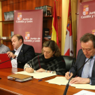 El consejero de la Presidencia, José Antonio de Santiago-Juárez, firma un acuerdo en materia de Función Pública con los sindicatos CSIF, UGT y CCOO-Ical