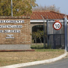La entrada del centro penitenciario de mujeres de Alcalá de Guadaira, en Sevilla.-Foto:   EFE / JOSÉ MANUEL VIDAL