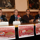 El gerente de la Fundación Caja Rural-Caja Viva, Germán Martínez Arcos, el director del Diario Palentino y La 8 Palencia, Carlos Martín Santoyo, el concejal de Servicios Sociales y Juventud, Luis Ángel Pérez Sotelo, y el gerente de Toy Planet Andérez, Jor-ICAL
