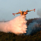 Los fuegos de La Granja y Miraflores queman 600 hectáreas.-EFE