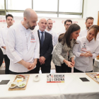 La Reina Leticia, en la Escuela Internacional de Cocina en Valladolid. E.M.