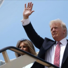 Donald Trump y su mujer Melania-AP / EVAN VUCCI