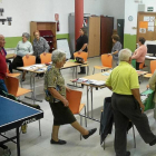 Vecinos de Cigales participan en un taller sobre higiene postural y prevención de caídas-El Mundo