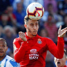 Mario Hermoso cabecea un balón en un partido del Espanyol.-EFE